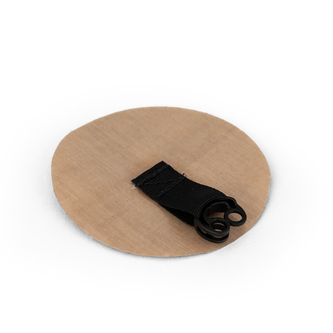 Zpacks Stick-On Springless Cord Lock – selbstklebende Befestigung – Produktansicht 1