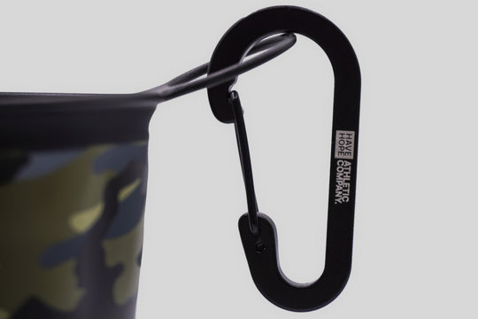 HOPE CUP Full Force – Detail des beiliegenden Karabiners