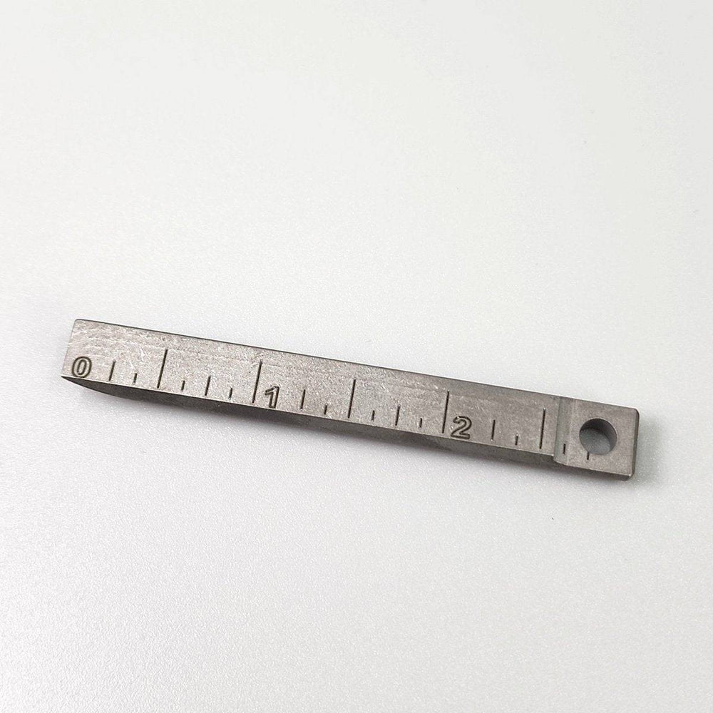 Apex Giant Keychain Pry Bar Titanium – Produktansicht 2
