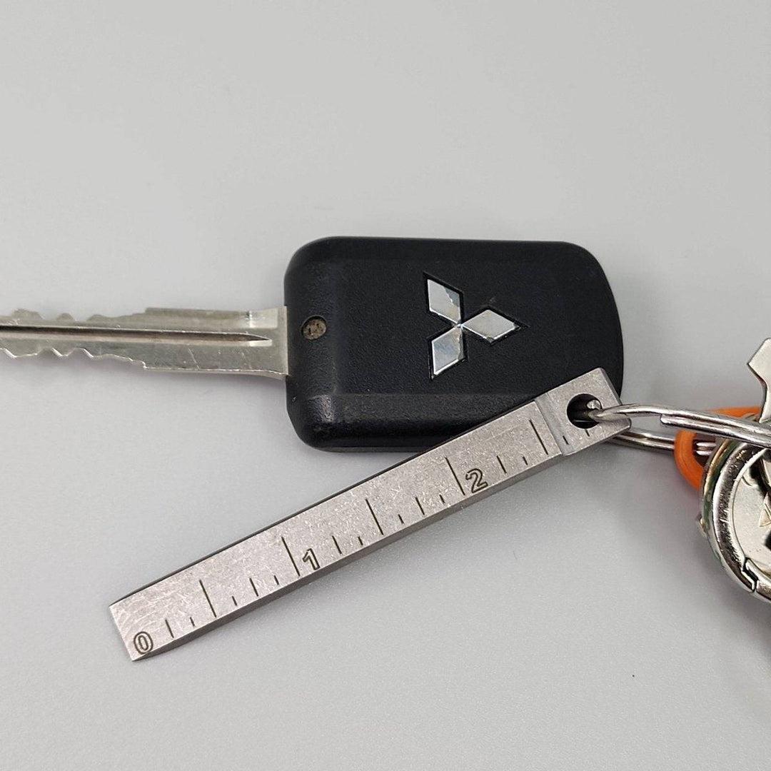 Apex Giant Keychain Pry Bar Titanium – Produktansicht 6