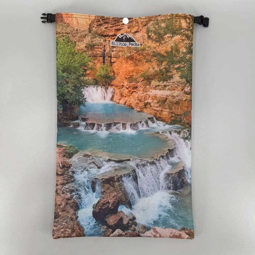 Hilltop Packs Custom Printed Dry Bag D50T – personalisierbarer Packsack – Herstelleransicht 4 / Gestaltungsbeispiel