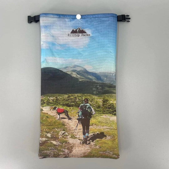Hilltop Packs Custom Printed Dry Bag D50T – personalisierbarer Packsack – Herstelleransicht 8 / Gestaltungsbeispiel