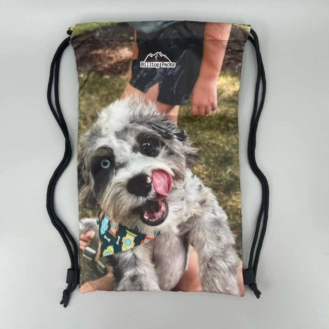 Hilltop Packs Custom Printed Drawstring Backpack – personalisierbarer Kordelzugrucksack – Herstelleransicht 4 / Gestaltungsbeispiel
