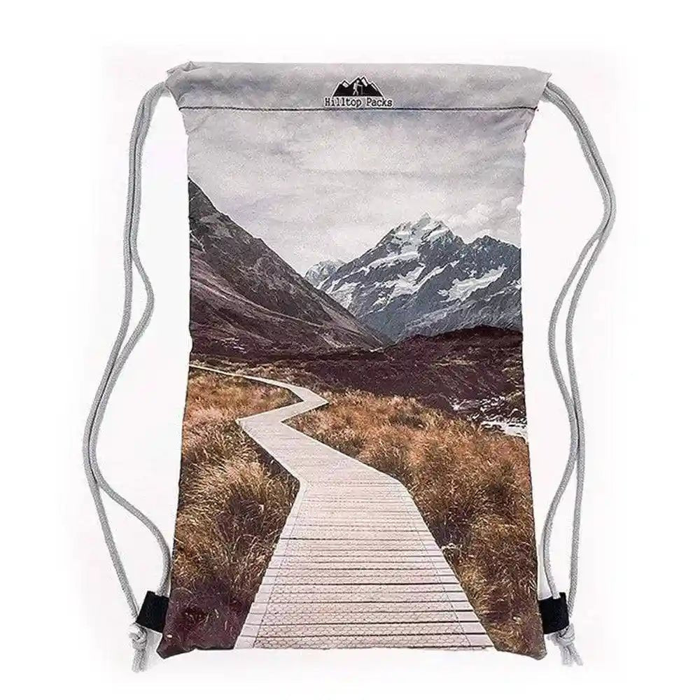 Hilltop Packs Custom Printed Drawstring Backpack – personalisierbarer Kordelzugrucksack – Herstelleransicht 1 / Gestaltungsbeispiel