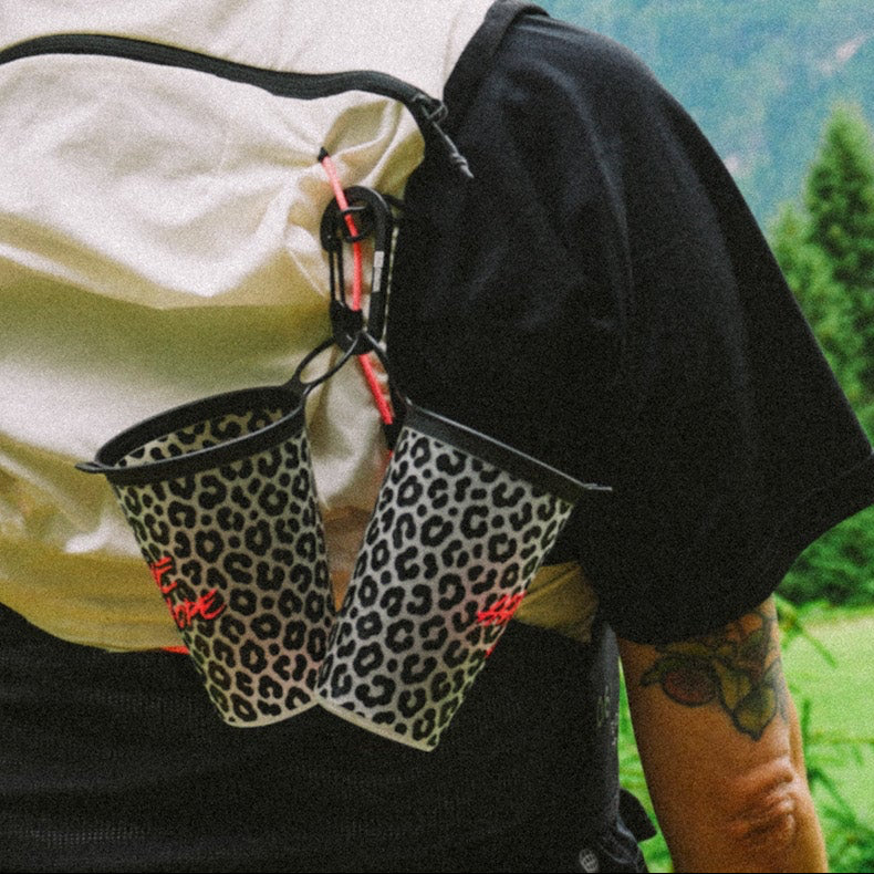 HOPE CUP Born Wild – Befestigung der Becher am Rucksack