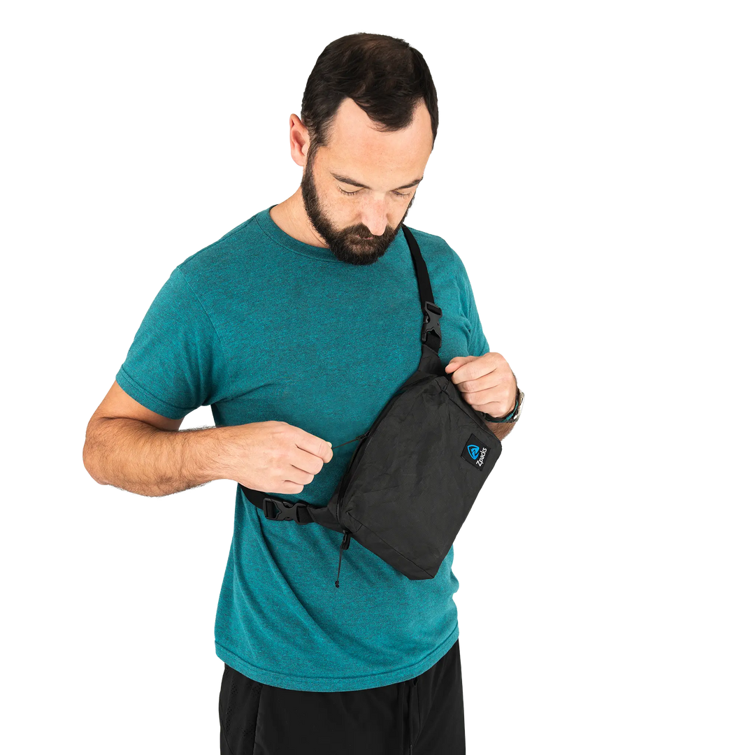 Zpacks Front-Utility-Pack – Trageansicht quer über der Brust
