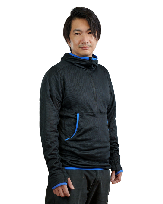 Zpacks Octa Fleece Hoody Pullover – Black w/ Blue Trim – Vorderansicht mit blauen Einfassungen